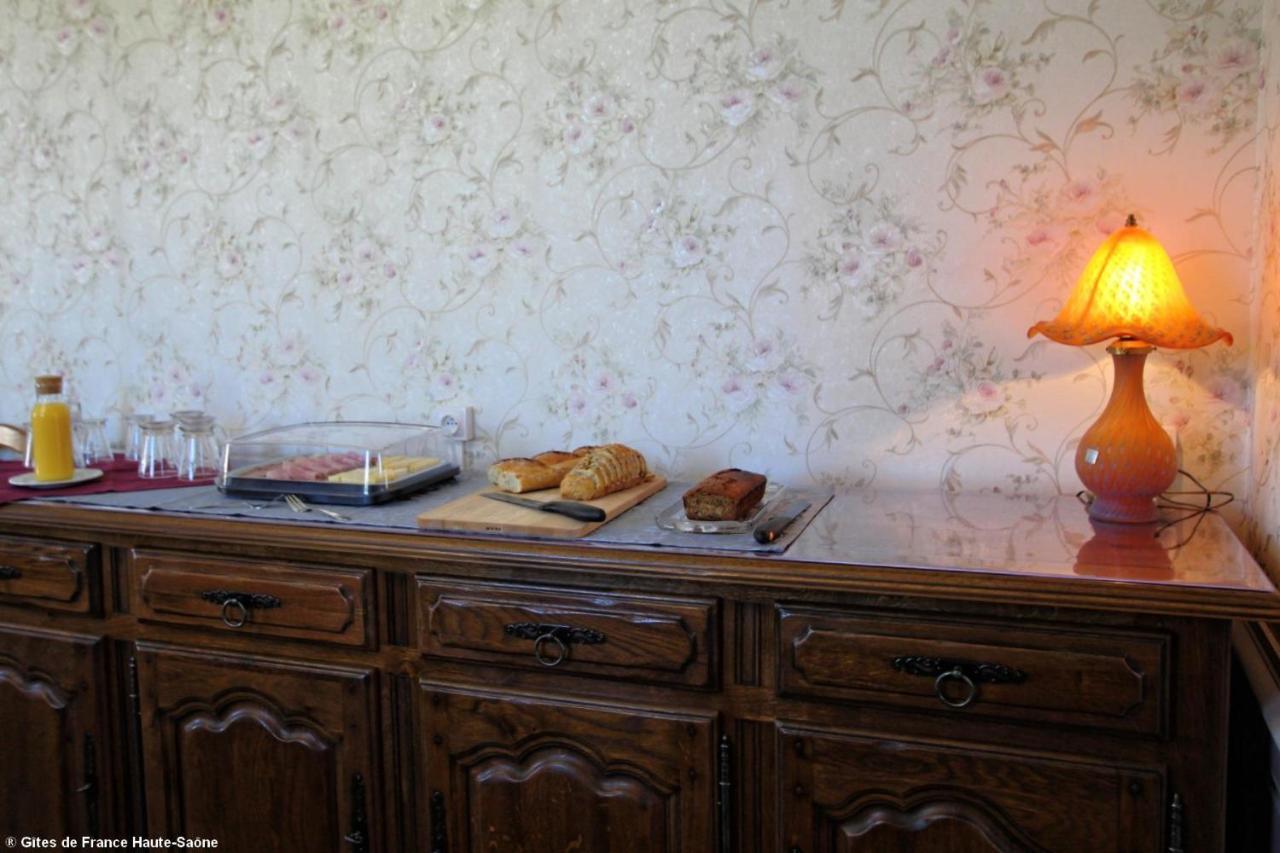 Bed and Breakfast Au Fil Du Temps Fougerolles-Saint-Valbert Exteriér fotografie